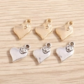 Ciondoli a cuore con dettaglio floreale in finitura oro e argento per DIY - Multicolore