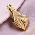 Colgante de mano con corazón en acero inoxidable chapado en oro 18k para joyería DIY - Estilo mano sosteniendo corazón (S1437-G) / Dorado