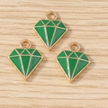 Macrodetail van ruitvormige groene emaille bedeltjes met gepolijste goudkleurige randen - 10 Stuks Verpakking / Groen