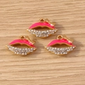 Chique gouden lip hanger met roze emaille en kristallen voor handgemaakte DIY-sieraden - 10 Stuks Verpakking / Roze