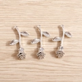 Drie verzilverde zinklegering rozenhangers voor DIY sieraden met blad details design - 10 Stuks Verpakking / Glanzend Zilver