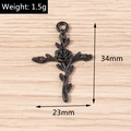 Détail d'un pendentif croix rose noire avec dimensions et informations sur le poids - 5 Pièces / Style Croix Rose (YD1419)