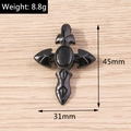 Détail d'un pendentif croix gothique noire avec pierre ovale, dimensions de 45 mm x 31 mm - 5 Pièces / Style Pierre Incrustée Gothique (YD1424)