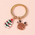 Portachiavi natalizio con anello dorato, ciondoli in smalto albero di Natale e renna marrone - Albero Di Natale E Renna (YZ144)