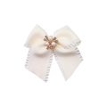 Elegante pinza para el pelo con lazo crema, detalle de perlas y ribete rayado - Blanco Crema (MC6802)