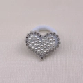 Elegante elastico per capelli a forma di cuore con perle bianche e strass brillanti - Forma di Cuore con Perle e Strass(MT026)