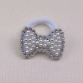 Elastico per capelli bianco ad alta elasticità con fiocco in perle e strass per bimba - Forma di Fiocco con Perle e Strass(MT026)