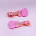 Mollette a forma di chitarra rosa glitterata per bambini, set di 2 fermagli scintillanti - Stile Chitarra Rosa (MC3323)