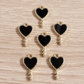Set mit 6 goldenen Herzschlüssel-Anhängern mit schwarzer Emaille für DIY-Schmuck - Schwarz