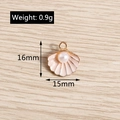 Detailansicht eines rosa Muschel-Anhängers mit Perle und Maßangaben in mm - Rosa Jakobsmuschel Künstliche Perle Stil (YD480fense) / 10er Pack / Rosa