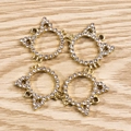 Gouden kattenkop hangers met glinsterende strass steentjes voor DIY sieraden maken - 10 Stuks Verpakking / Goud