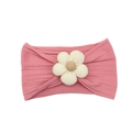 Rosa Strick-Babystirnband mit weicher Zopfmuster-Textur und weißem 3D-Blumenakzent - Bohnenpasten-Rosa 5-Blatt-Blumenart (MC5359)