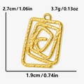 Detailansicht des goldenen 304 Edelstahl-Spiralanhängers mit 2,7 cm Höhenangaben im Bild - Spiral-Rechteck-Stil (S1880-G) / Gold