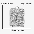 Makro-Detail des rechteckigen Gänseblümchen-Anhängers mit Maßen 1,8cm x 1,3cm und 2,0g - Silber (S1884-S)