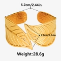 Detailansicht der Blatt-Manschette mit Maßen und gehämmerter Gold-Innenseite - Gold