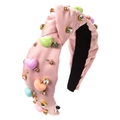 Détail du serre-tête en satin rose avec coeurs en résine colorés et strass brillants - Rose
