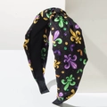 Detalle de la diadema con nudo de Mardi Gras y patrones de flor de lis morados y verdes - Estampado de Flor de Lis Negro / Negro