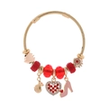 Bracciale regolabile dorato con perline rosse e ciondoli a cuore e scarpa con tacco - Rosa