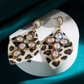 Boucles d'oreilles vintage léopard en cuir avec turquoise et motif croix strass - Café