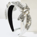 Cerchietto elegante in raso bianco con ricamo di perle e strass di lusso - Bianco