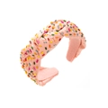 Dettaglio del cerchietto intrecciato rosa con perline colorate e fodera antiscivolo - Rosa