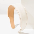 Minimalistischer weißer Leder-Haarreif mit orangefarbener Naht auf weißem Display - Weiß
