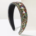 Vue détaillée du serre-tête baroque avec strass colorés et perles blanches sur velours noir - Rangs Multicolores (Couleur Simple Rangée)