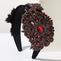 Cerchietto floreale barocco con strass rossi su velluto nero per acconciature di lusso - Rosso