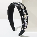 Cerchietto largo in raso nero con strass brillanti e raffinate perle bianche finti - Nero