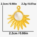Vue détaillée du pendentif soleil doré avec nacre montrant une hauteur de 2,3 cm - Pendentif Nacre Rayon de Soleil Pointu Or (S2140-G-W)
