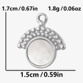 Detaillierte Maße des runden Edelstahl-Muschelanhängers mit 1,7cm Höhe und 1,5cm Breite - Silber Weiße Perlmutt (S2148-S-W)