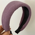Détail du serre-tête violet rembourré avec tissu texturé doux et doublure antidérapante - Violet