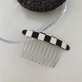 Peine para el cabello con patrón de tablero de ajedrez y dientes de metal plateado - Tablero de ajedrez blanco y negro / Cuadros Blanco y Negro