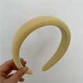 Diadema acolchada gruesa en tela beige crema con estilo vintage hecho a mano - Amarillo Tierno