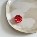 Barrette à cheveux fraise rouge mignonne avec graines blanches et feuille en acrylique - Fraise Rouge