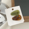 Olive green and tortoiseshell acetate teardrop hair clips set on white card - Multicolor And Green Style