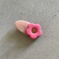Detail of pink flower hair clip with marble texture and cut-out petal design - Rose Red Flower Pink Base