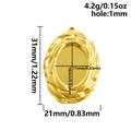 Dettaglio macro della base pendente ovale in acciaio dorato con bordi a trama spirale - Stile Oro (S2703-G)