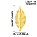 Gouden roestvrijstalen bladhanger met verfijnde nerven en afmeting 42 mm x 17 mm - Gouden Bladstijl(S2728-G)