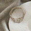 Élastique à cheveux beige perlé avec billes dorées et accents de cristal facettés - Beige (Perles Dorées)