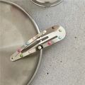 Fermaglio in metallo argento lucido con pois colorati e finitura a goccia - Goccia d'argento / Fermagli BB