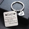 Dettaglio del set portachiavi personalizzato in acciaio per papà su scatola da regalo - Citazione di Gratitudine Lunga DAD (D)
