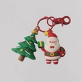 Simpatico portachiavi natalizio con Babbo Natale e albero in PVC con gancio rosso - Babbo Natale B