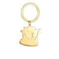 Détail du porte-clés capybara doré avec finition polie et petit motif de cœur - Capybara Doré Style B
