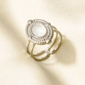 Detalle de nácar ovalado en anillo ajustable de acero inoxidable estilo vintage - Color Acero / Nácar Blanco Plateado (J921-S-W)