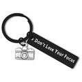 Kamera-Schlüsselanhänger für Fotografen mit Gravur Don't Lose Your Focus Anhänger - Schwarzes Kamera-Motto-Design „Fokus“ (Kamera 006)