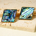 Pendientes cuadrados de acero dorado con incrustación de concha de abulón natural - Pendientes de Botón Cuadrados de Abulón (D569-G-B)