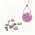 Set dettagliato di portachiavi rosa da pickleball con ciondoli decorativi colorati - Sfera Rosa Con Accessori DIY
