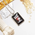 Detail der Volleyball-Halskette mit INNER STRENGTH Gravur und silberner Kugelkette - Stil 4 Halskette