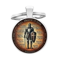 Silberner Schlüsselanhänger mit St. Benedikt Medaille und Ritterrüstung-Design - Rittergeist (A)